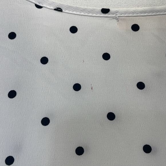 Hailey & Co. Polka Dot Blouse black white short sleeve scalloped hem Size Large - Picture 9 of 11
